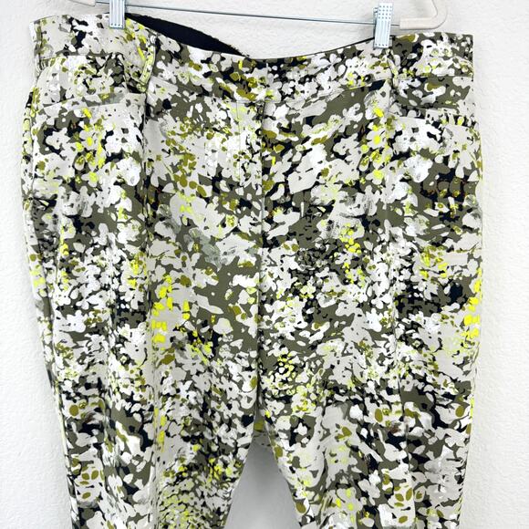 Lane Bryant Women Modernist Collection Stretch Floral Crop Pants Gray Size 26 - Picture 3 of 8